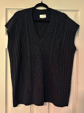 Universal Thread Black Cable Knit V-Neck Sweater Vest